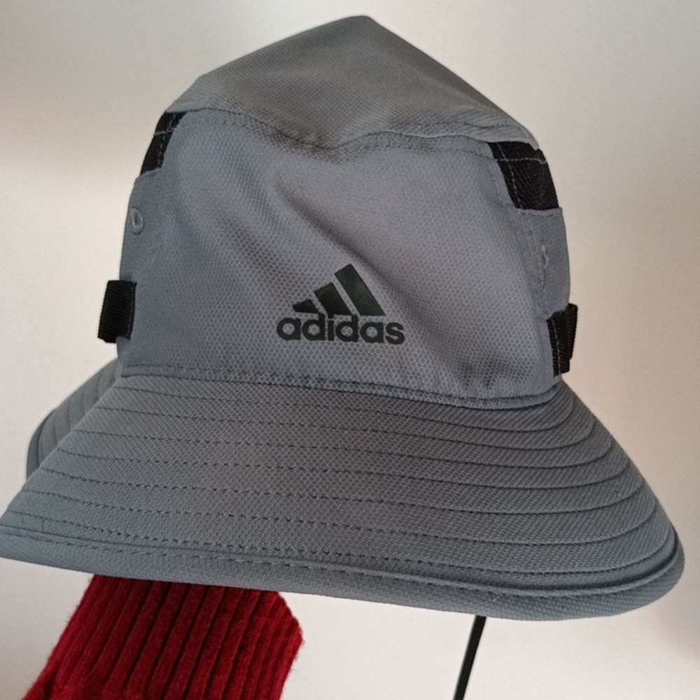 Adidas Victory bucket hat